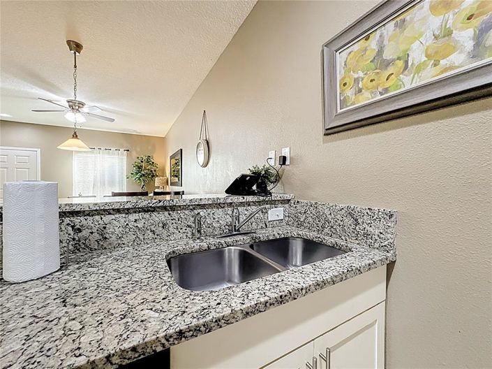 Image No.12-3 Bed Townhouse for sale