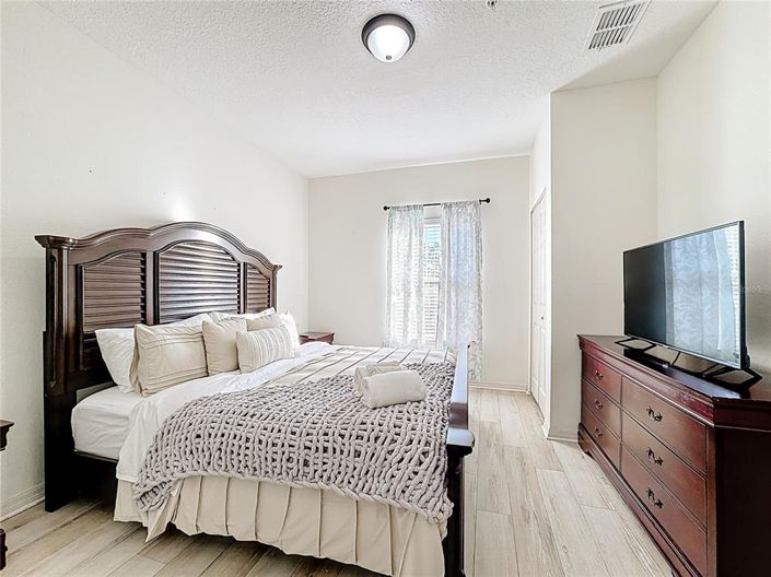 Image No.17-3 Bed Townhouse for sale