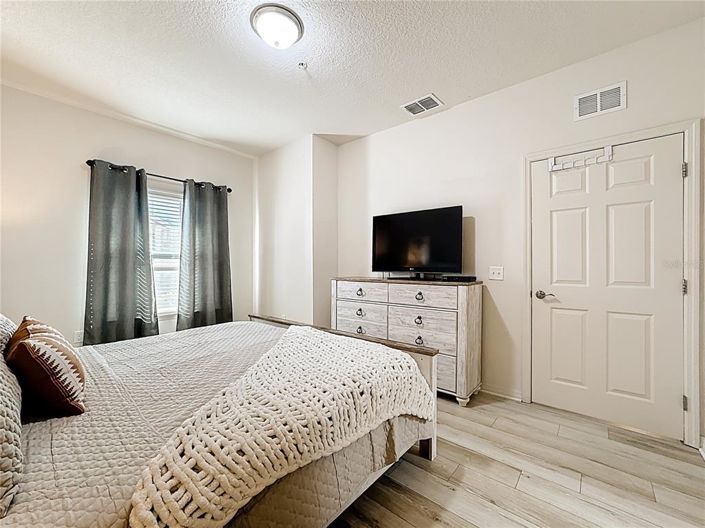 Image No.20-3 Bed Townhouse for sale