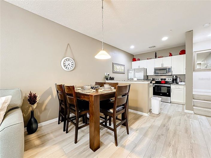 Image No.8-3 Bed Townhouse for sale