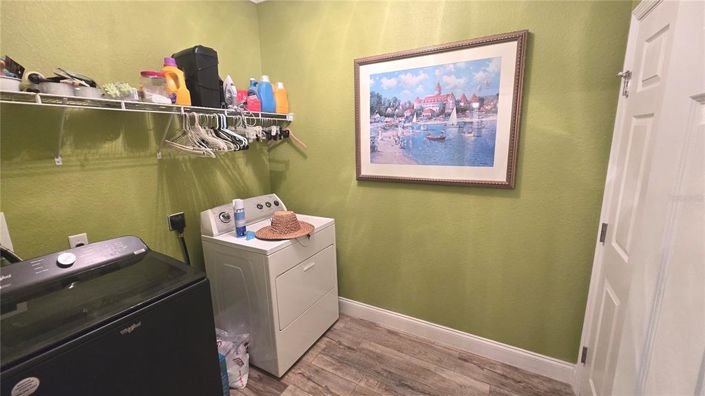 Image No.17-4 Bed House for sale