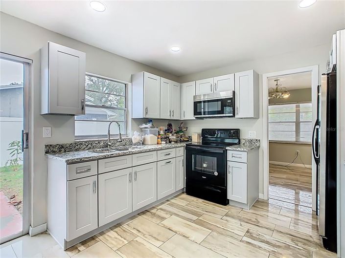 Image No.15-3 Bed House for sale