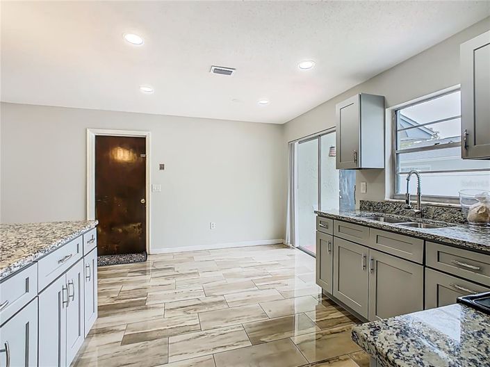 Image No.19-3 Bed House for sale