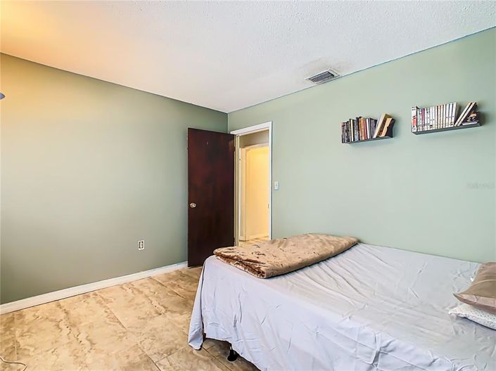 Image No.30-3 Bed House for sale