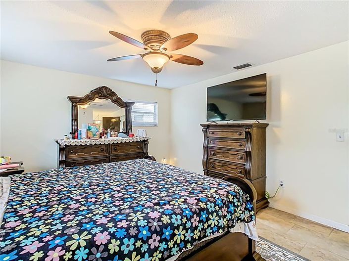 Image No.34-3 Bed House for sale