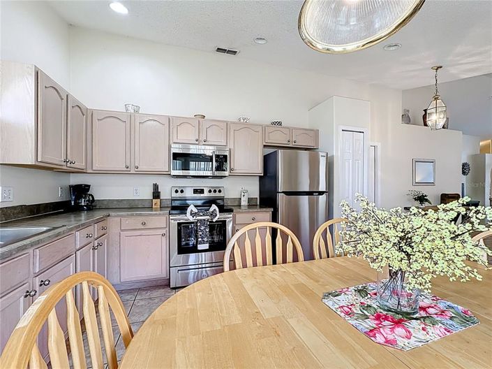 Image No.14-4 Bed House for sale