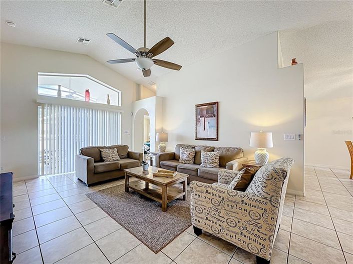 Image No.16-4 Bed House for sale