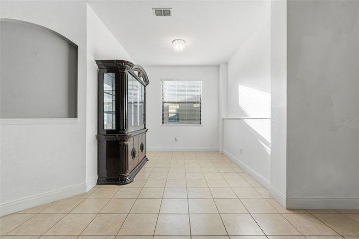 Image No.12-5 Bed House for sale