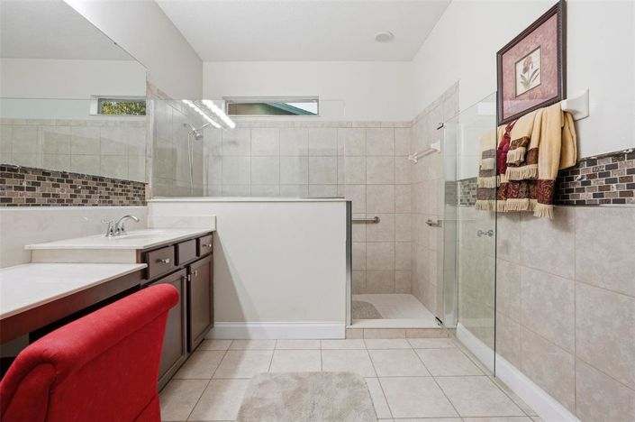 Image No.16-5 Bed House for sale