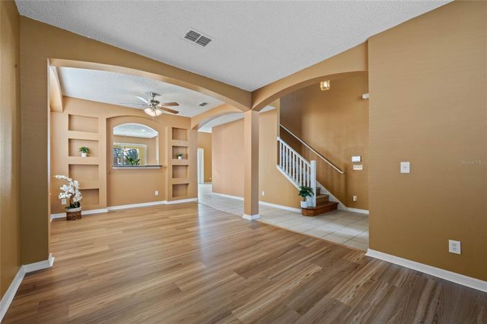 Image No.17-6 Bed House for sale