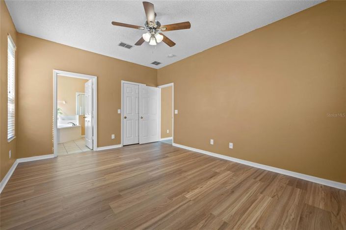 Image No.25-6 Bed House for sale