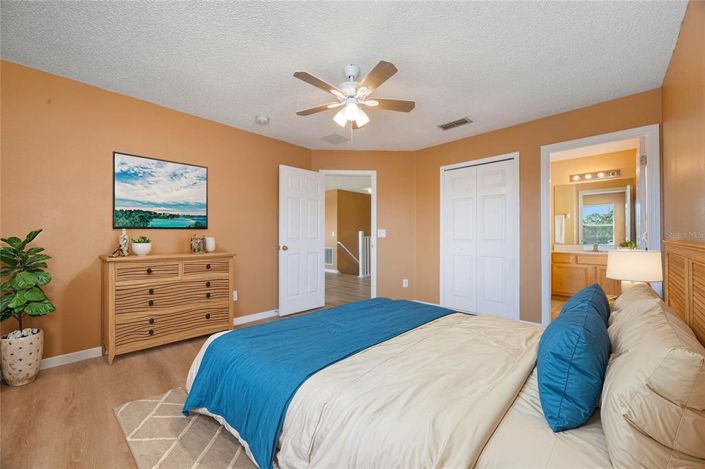 Image No.31-6 Bed House for sale