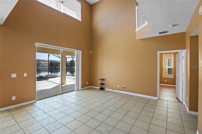 Image No.4-6 Bed House for sale