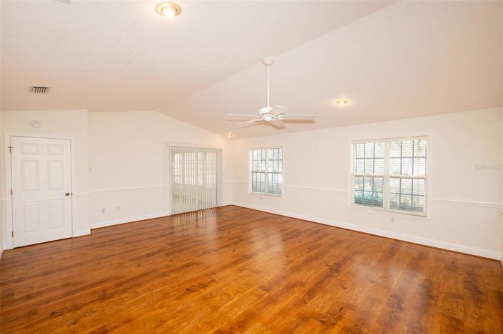 Image No.16-3 Bed House for sale