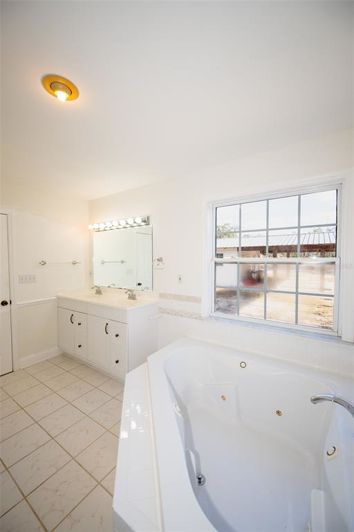 Image No.24-3 Bed House for sale