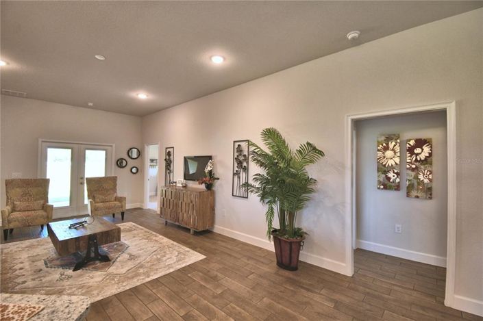 Image No.18-4 Bed House for sale