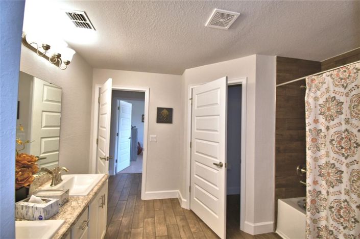 Image No.20-4 Bed House for sale