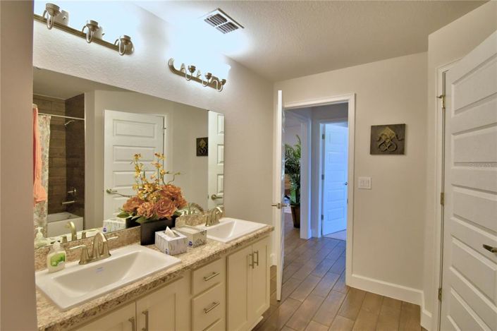 Image No.21-4 Bed House for sale