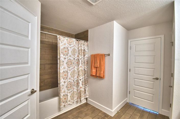 Image No.22-4 Bed House for sale