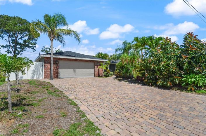 Image No.2-4 Bed House for sale