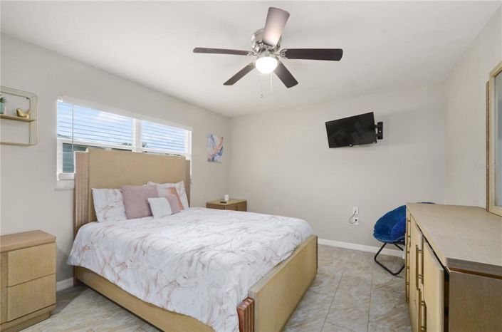 Image No.20-4 Bed House for sale