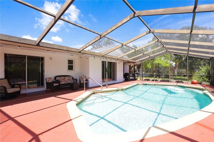 Image No.23-2 Bed House for sale