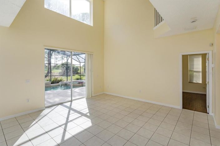 Image No.10-6 Bed House for sale