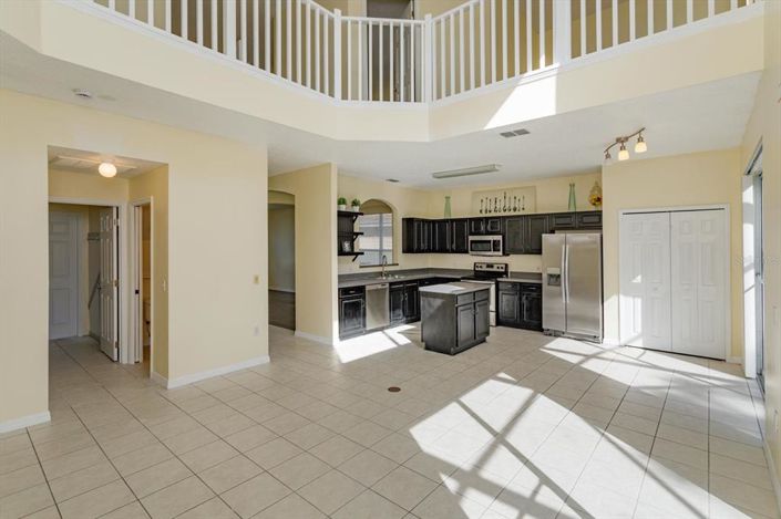 Image No.12-6 Bed House for sale