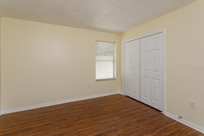 Image No.16-6 Bed House for sale