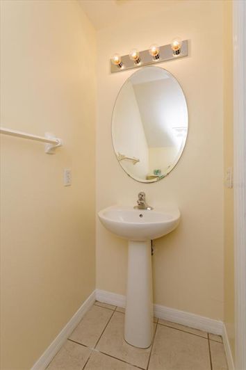 Image No.24-6 Bed House for sale