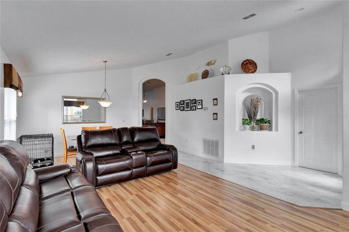 Image No.7-Maison de 4 chambres à vendre à Saint John