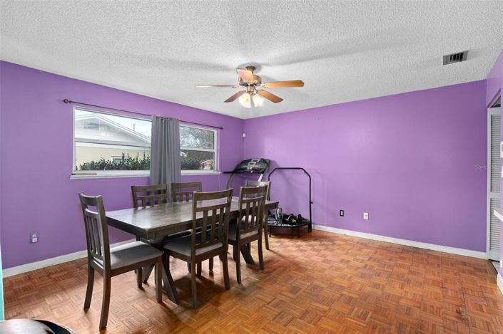 Image No.11-3 Bed House for sale