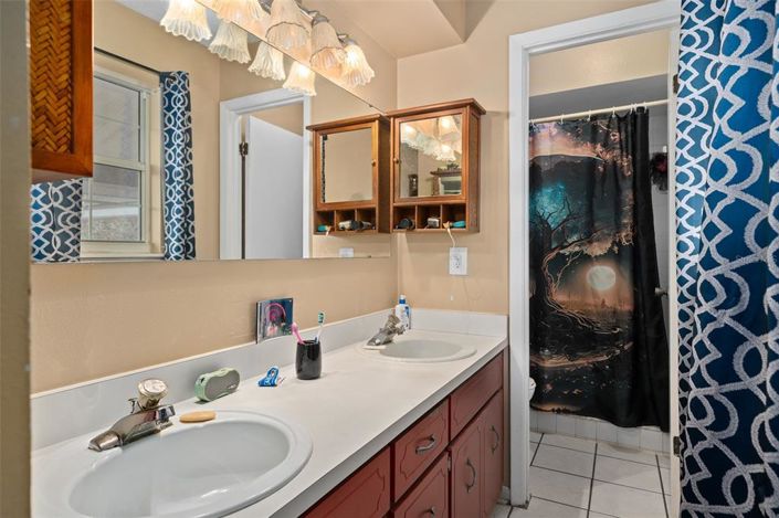 Image No.24-3 Bed House for sale