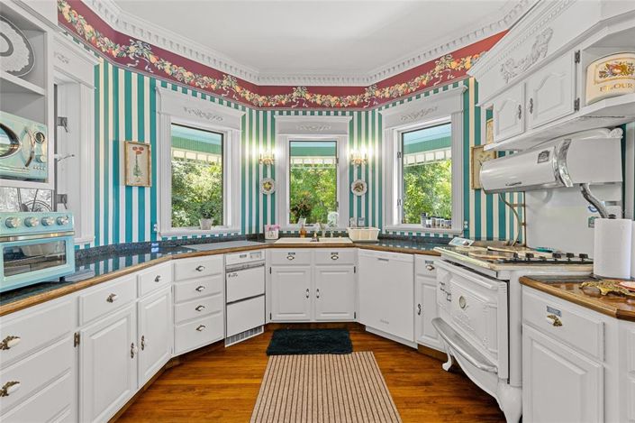 Image No.17-5 Bed House for sale