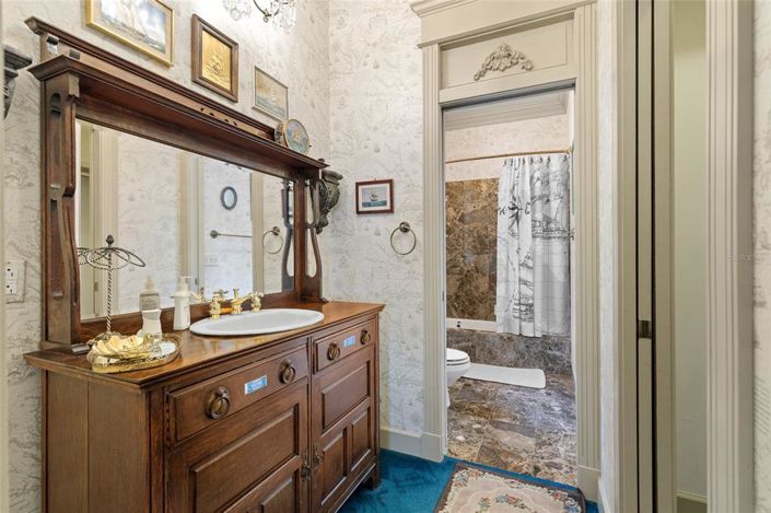 Image No.48-5 Bed House for sale