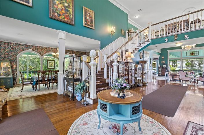 Image No.8-5 Bed House for sale