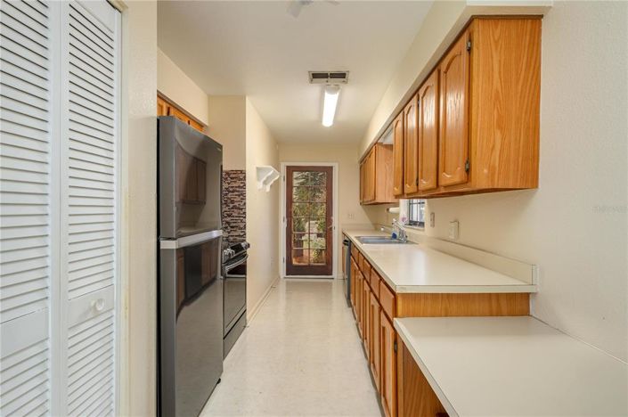 Image No.10-2 Bed House for sale