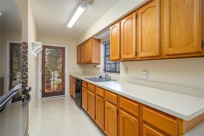 Image No.11-2 Bed House for sale