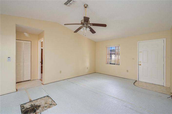 Image No.8-2 Bed House for sale