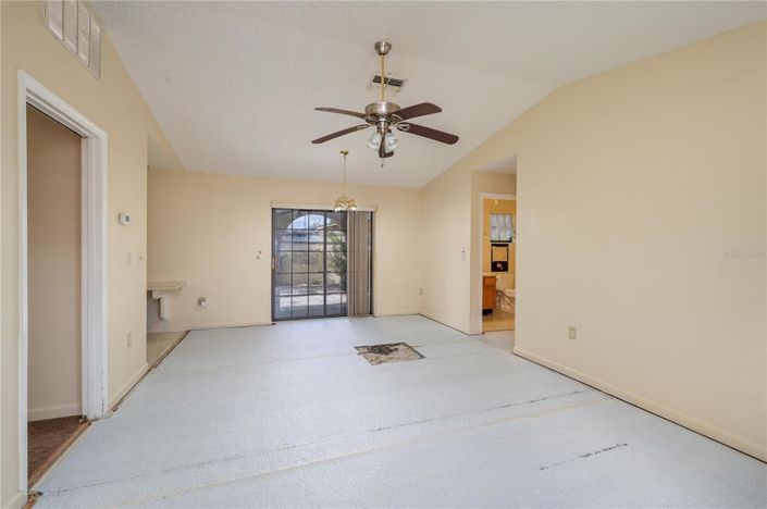 Image No.9-2 Bed House for sale