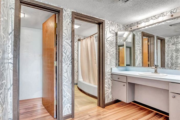 Image No.25-2 Bed Townhouse for sale