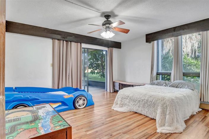 Image No.26-2 Bed Townhouse for sale