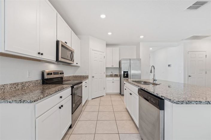 Image No.10-3 Bed House for sale