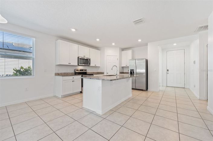 Image No.11-3 Bed House for sale