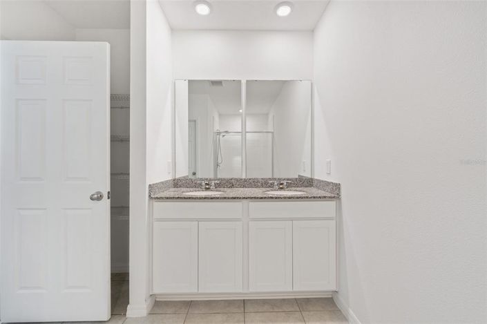 Image No.19-3 Bed House for sale