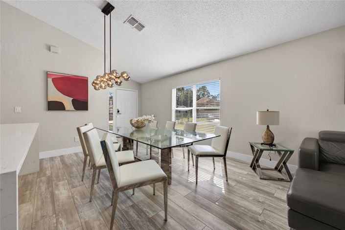 Image No.19-4 Bed House for sale