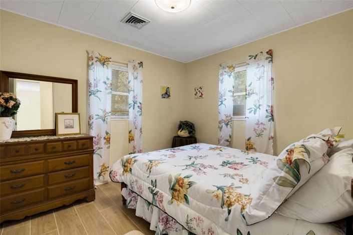 Image No.15-2 Bed House for sale