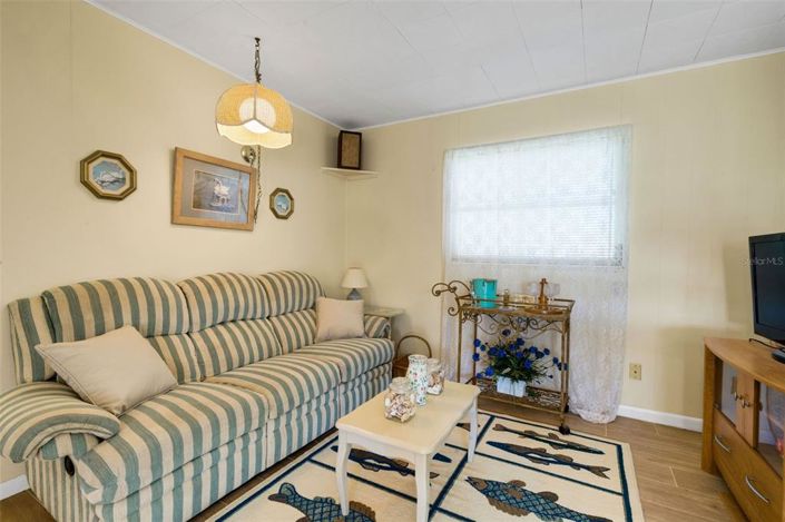 Image No.2-2 Bed House for sale