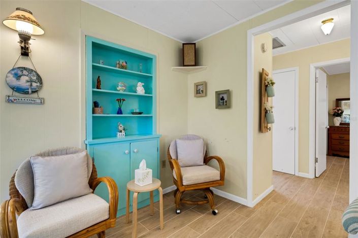 Image No.5-2 Bed House for sale