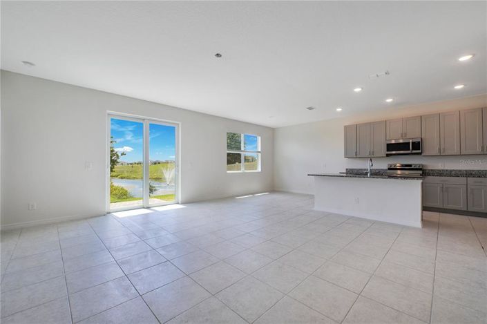 Image No.2-4 Bed House for sale